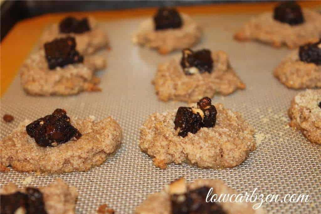 #FeelGooder: Easy Chocolate and Roasted Cashew Almond Cookies Sweets